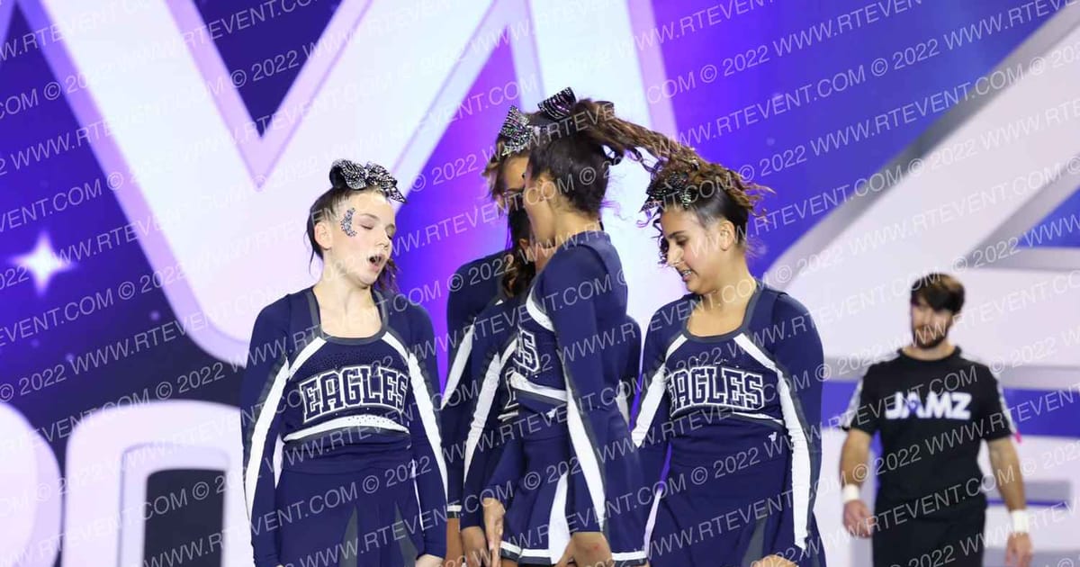 VISTA JR EAGLES COMP CHEER · Showdown at the Bay