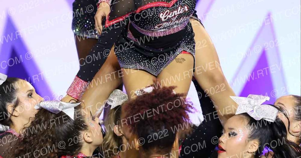 CENTER OF ATTENTION VIP · Showdown at the Bay