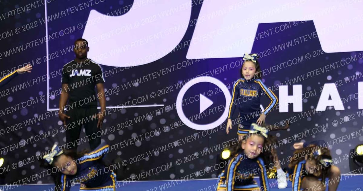 EL SERENO STALLIONS JR GREMLIN CHEER · Palms and Pyramids