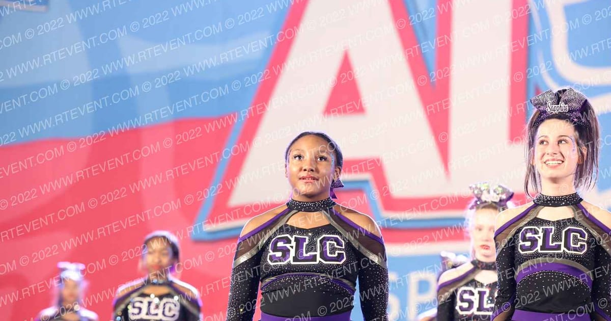 Supreme Loyalty Cheer Sapphire · Aloha Baltimore Showdown