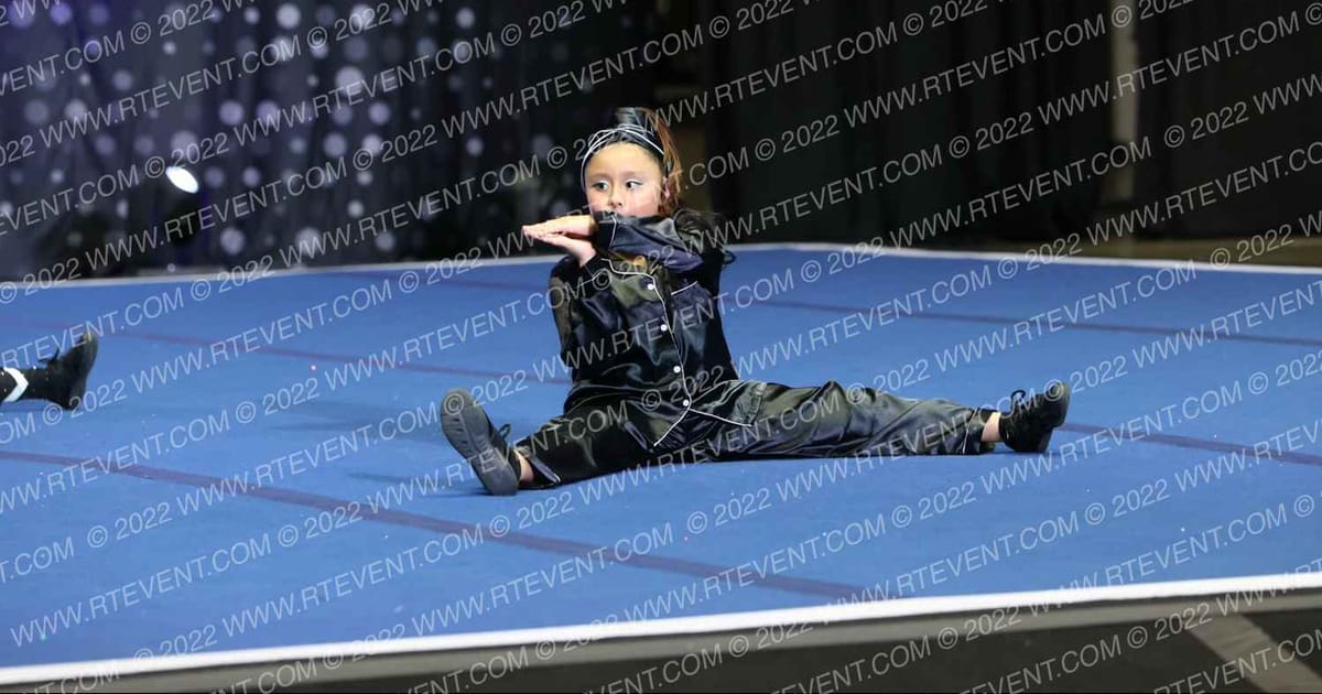 BLING ATHLETICS JR BLING · Palms and Pyramids