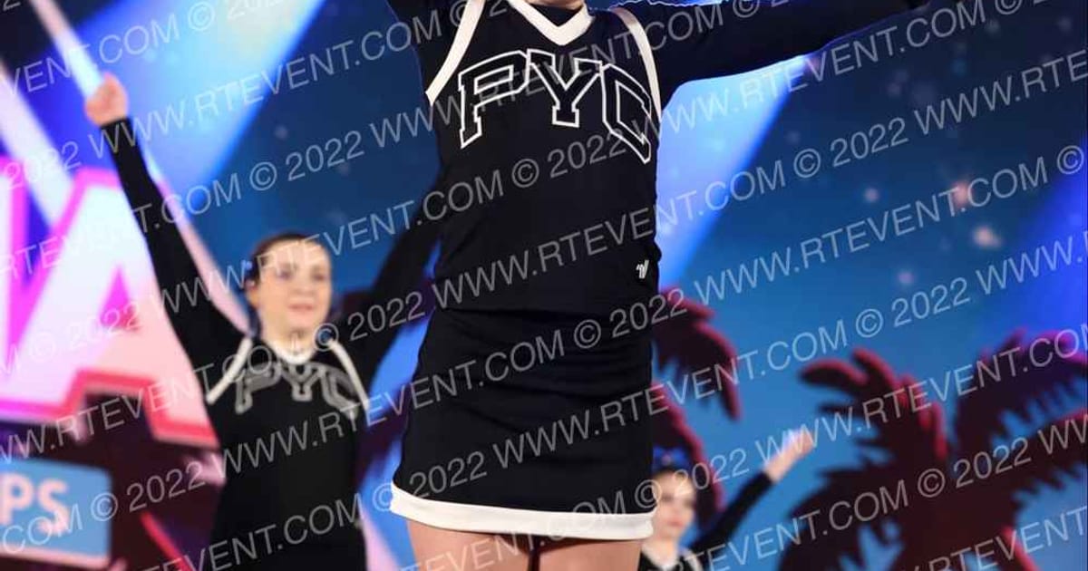 PACIFIC YOUTH CHEER Midnights · Aloha Portland Showdown DIDII