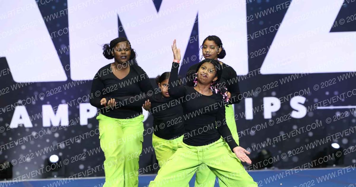 CBS DANCE COMPANY · Palms and Pyramids