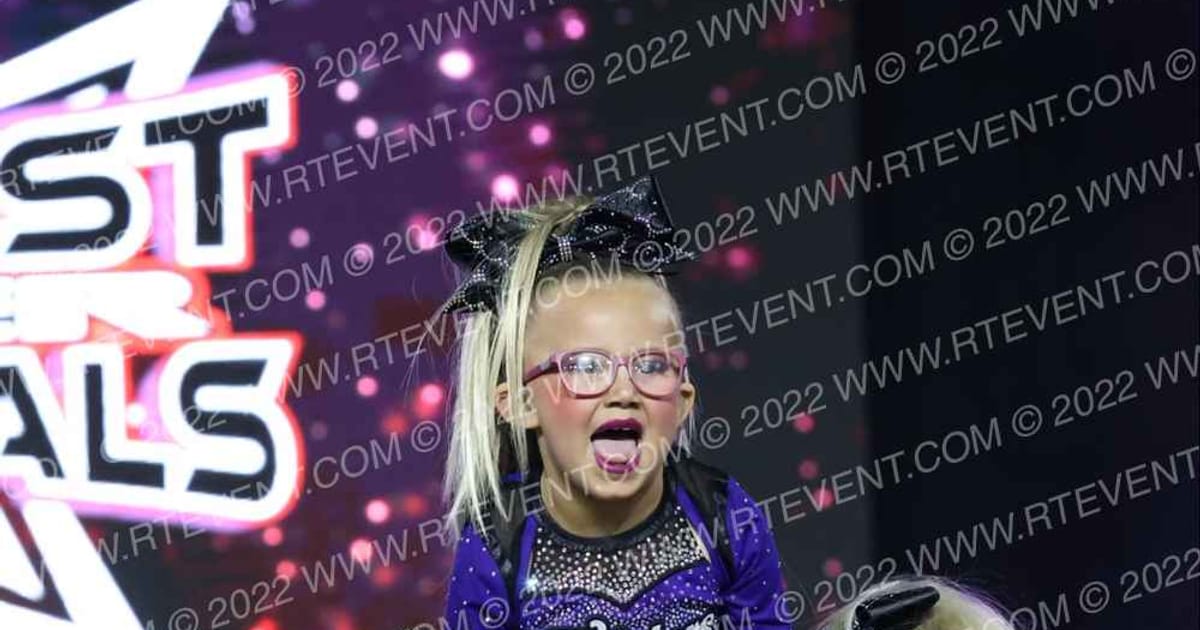 Knoxville Twisters Flurry · Jamfest Cheer Super Nationals