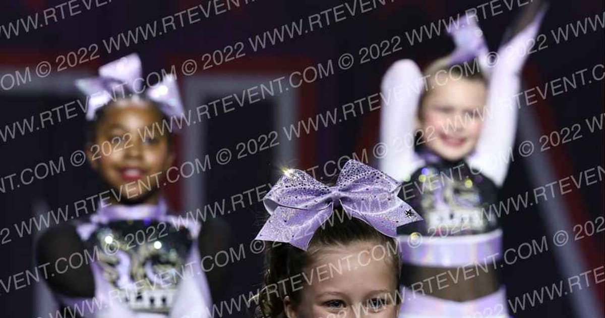 Dragons Elite Golden Divas · Jamfest Cheer Super Nationals