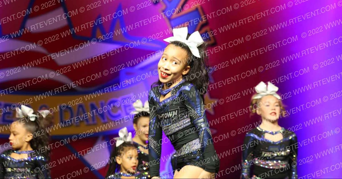 Tri-Town Competitive Cheerleading Cyclones · The American Masters Baltimore Nationals