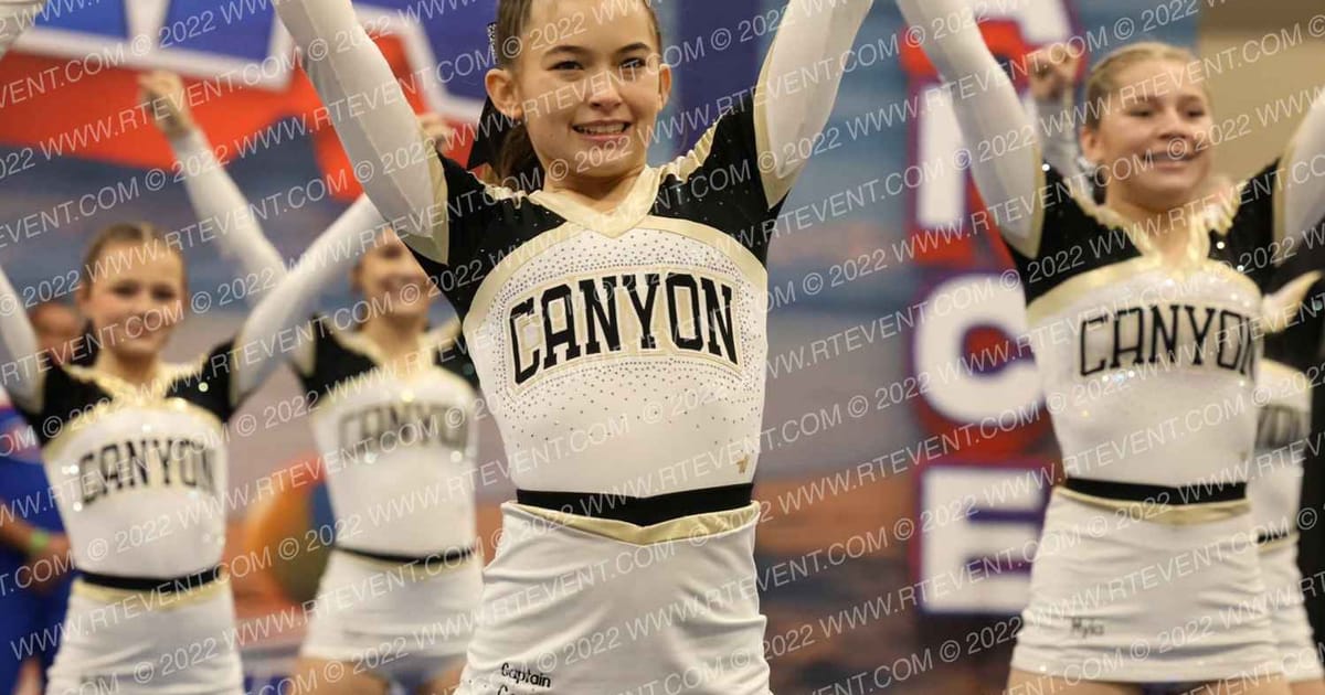 Canyon Lake Middle School CLMS Jr High · Cheerpros riverside