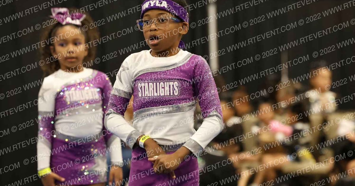 Starlights Cheer Twyla · Cheerpros riverside