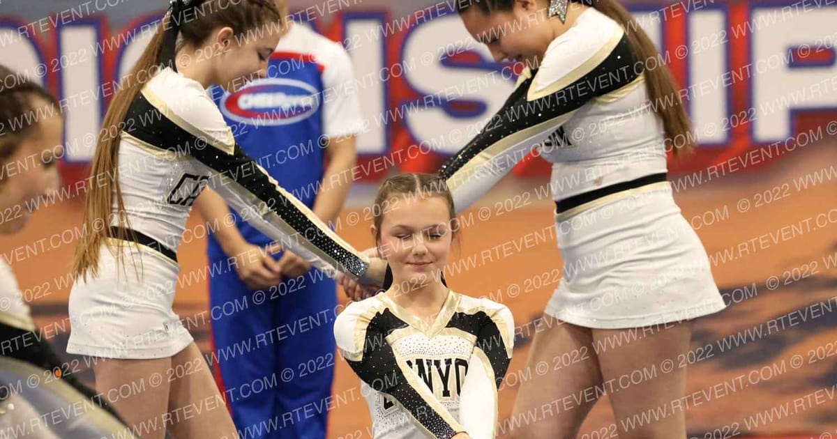 Canyon Lake Middle School CLMS Novice Group C · Cheerpros riverside