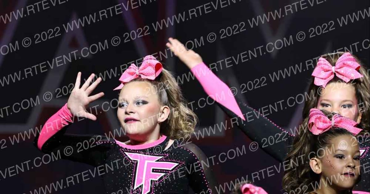 Titanium Force Cheer Glow Girls · Jamfest Cheer Super Nationals