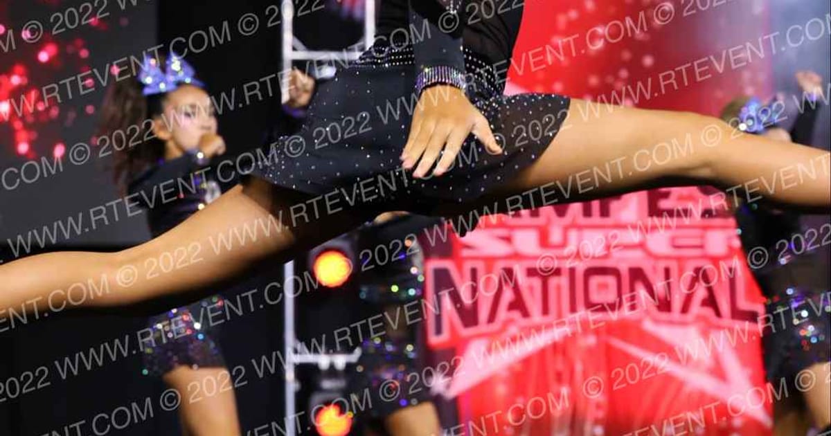 Golden Elite All Stars Golden Gunz · Jamfest Cheer Super Nationals