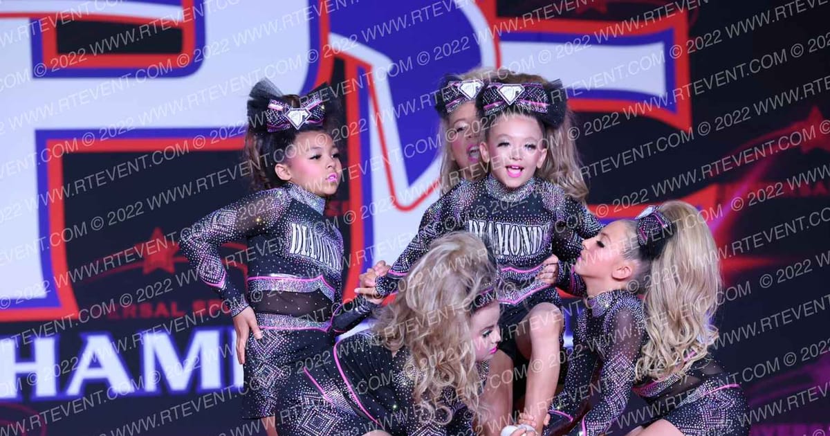 Diamonds All Stars GLITTER GIRLS · Spirit of Hope Grand Nationals