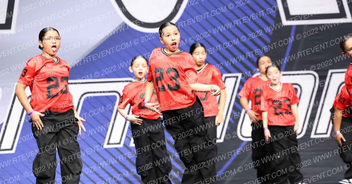 FIREBAUGH FALCON CHEER PEEWEES · California Youth and School Championship
