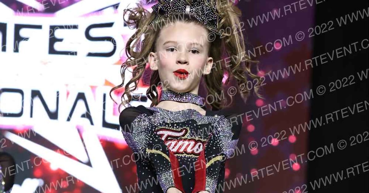 Famous Athletics Mini Midnight · Jamfest Cheer Super Nationals