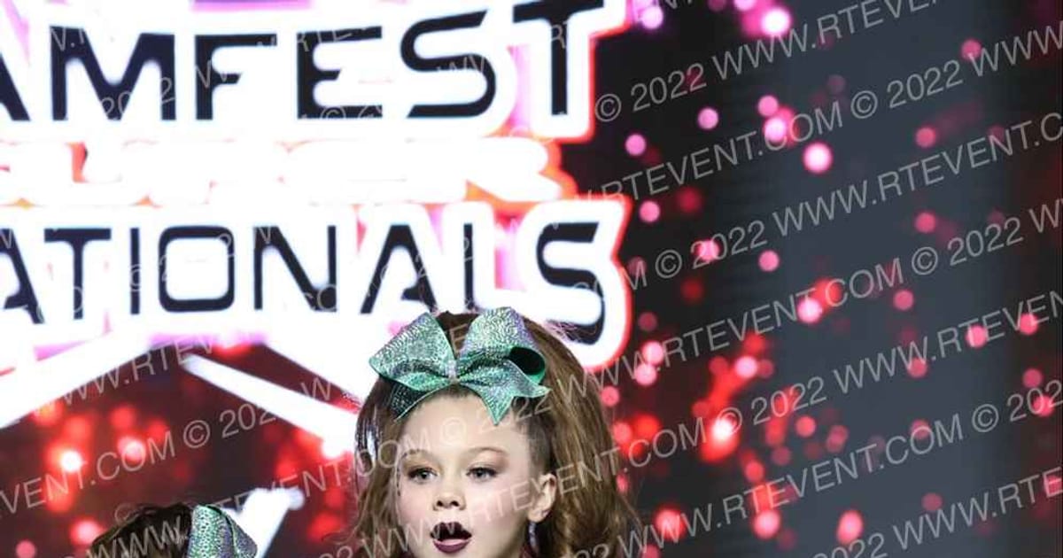 Element Elite Tumbling & Cheer Nitro · Jamfest Cheer Super Nationals