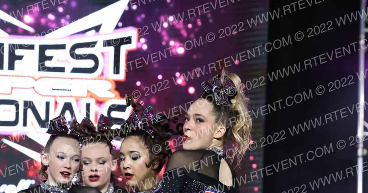 Pride of Illinois Pressure · Jamfest Cheer Super Nationals