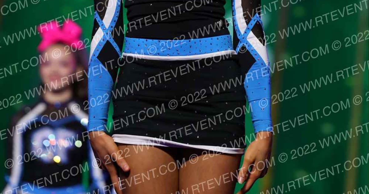 Louisiana Cheer Force Pink · Mardi Gras Nationals
