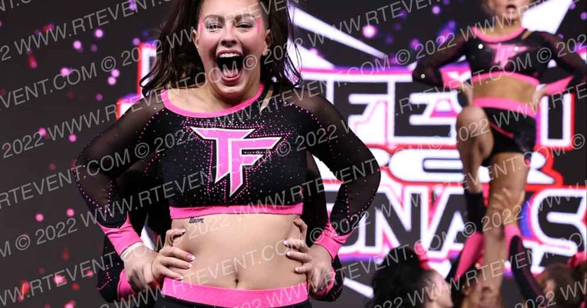 Titanium Force Cheer Bombshells · Jamfest Cheer Super Nationals