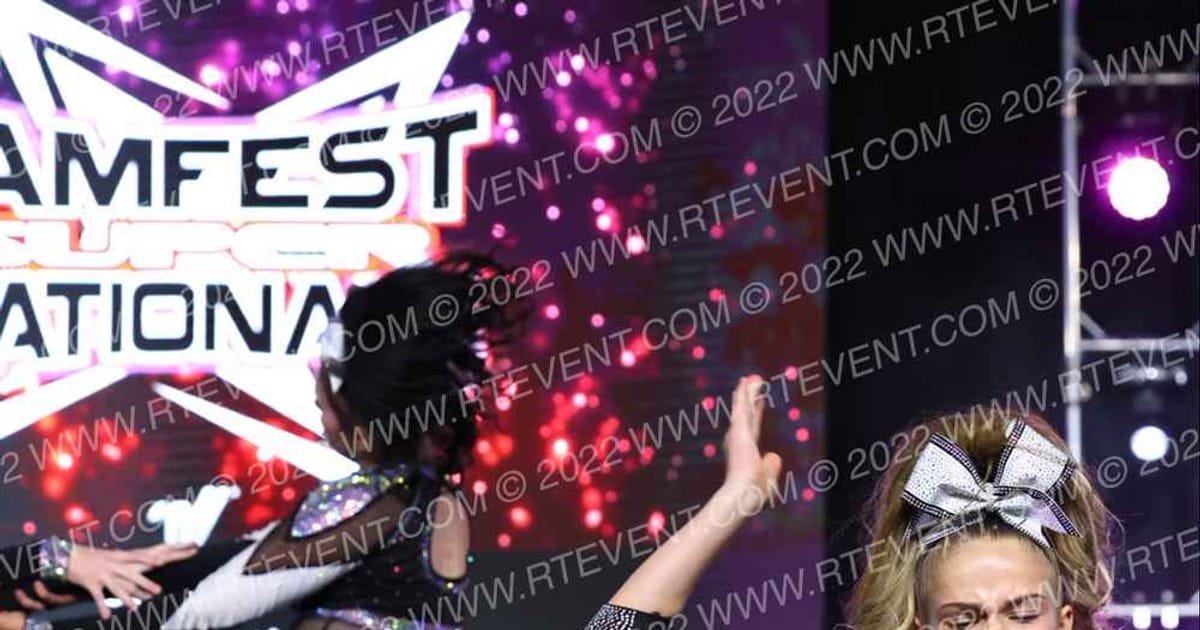 Element Athletics MKE Cyclones · Jamfest Cheer Super Nationals