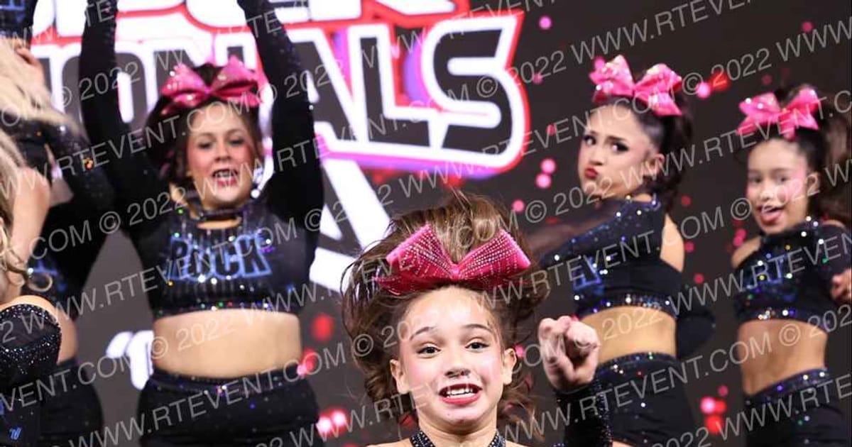 Rock Cheer Company Kiss · Jamfest Cheer Super Nationals