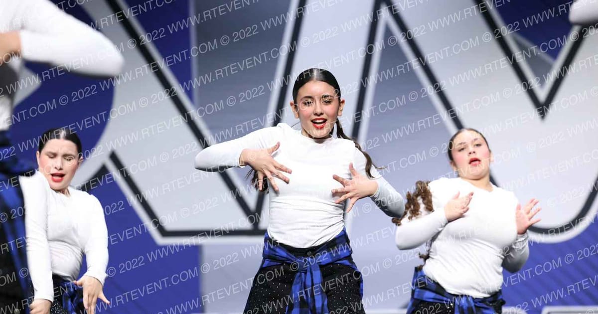DOS PALOS BRONCO YOUTH CHEER SENIORS · California Youth and School Championship