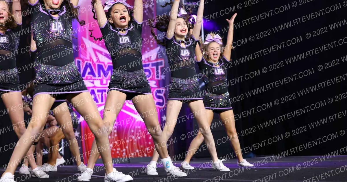 Ultimate Athletics Monarchs · Jamfest Cheer Super Nationals