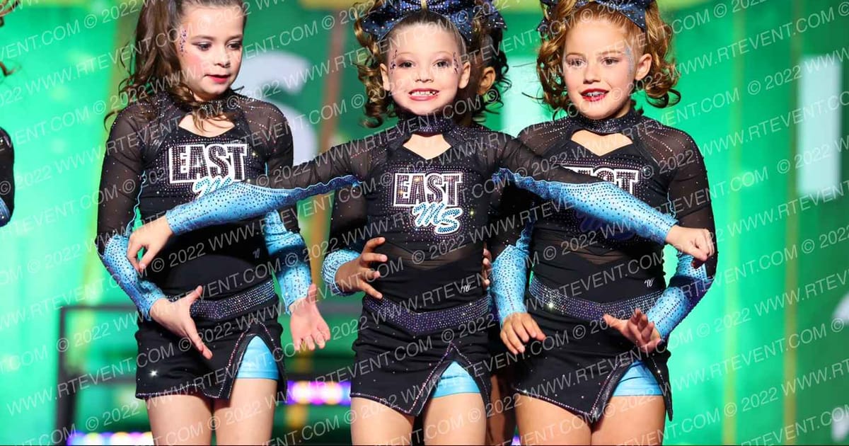 East Mississippi Cheerleading Diamondbacks · Mardi Gras Nationals