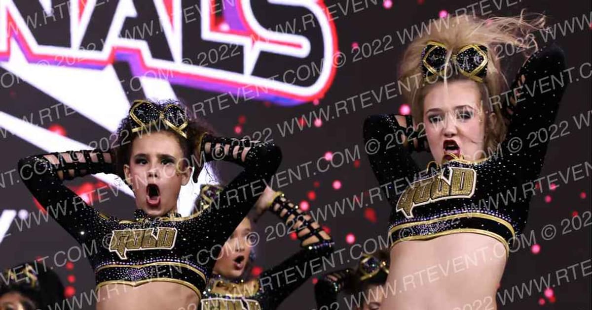 Famous Superstars GOLD · Jamfest Cheer Super Nationals