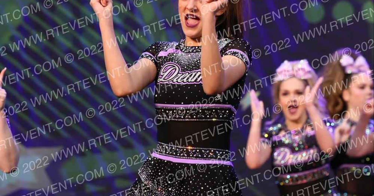 Dream Cheerleading Lavender Ladies · Feel the Power