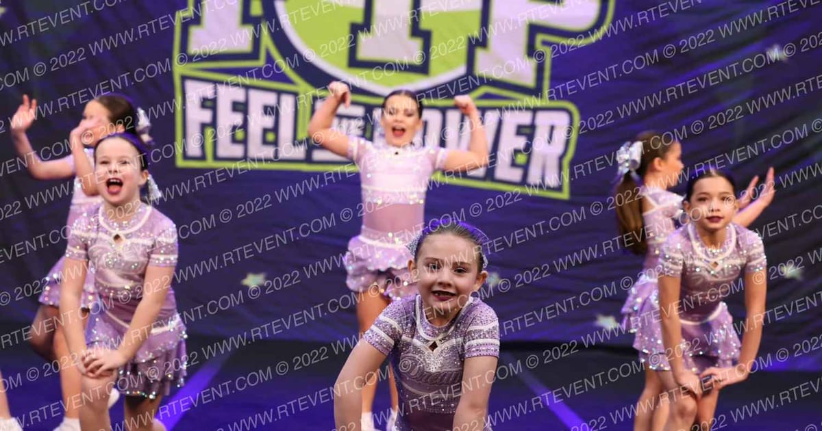 Dream Cheerleading Wild Dreams · Feel the Power