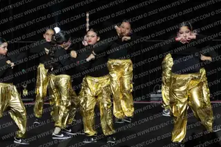 AVENAL YOUTH CHEER PEEWEES