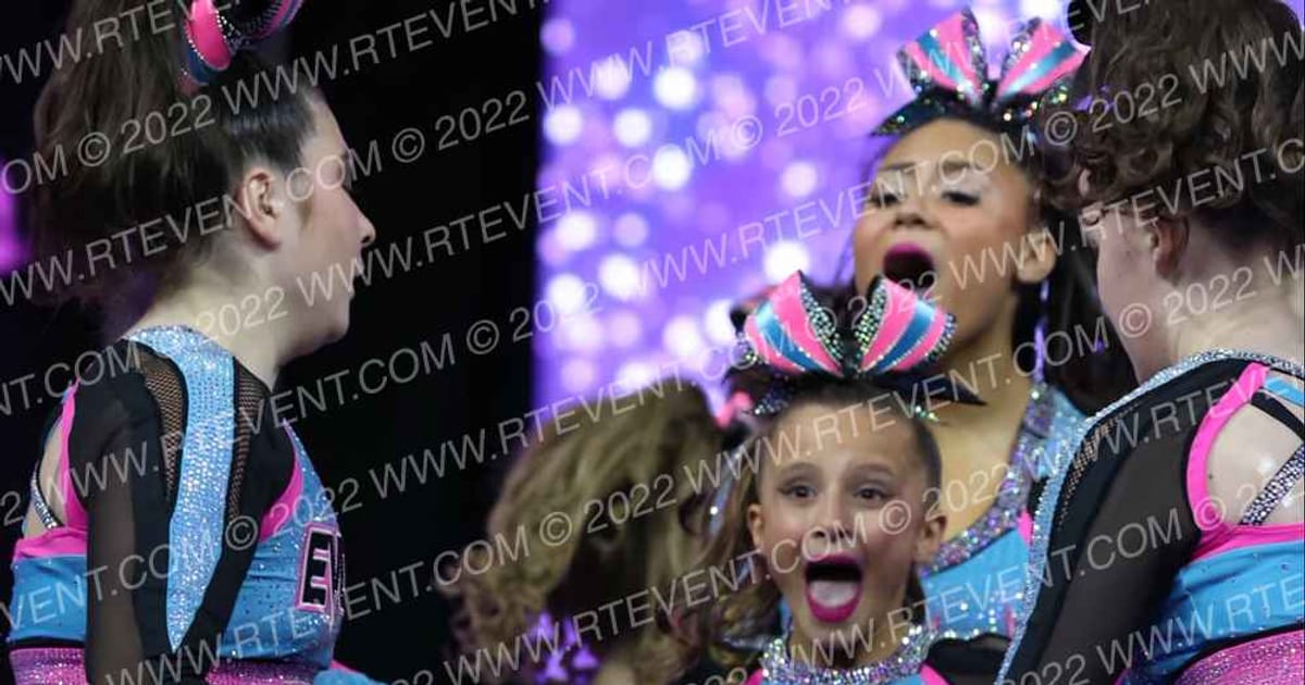 Evolution Cheer Teal Mania · SU Battle at the Boardwalk GN