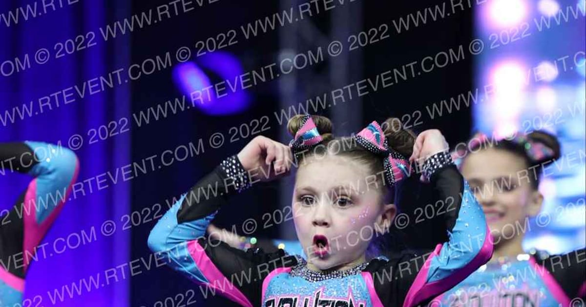 Evolution Cheer Teal Smash · SU Battle at the Boardwalk GN