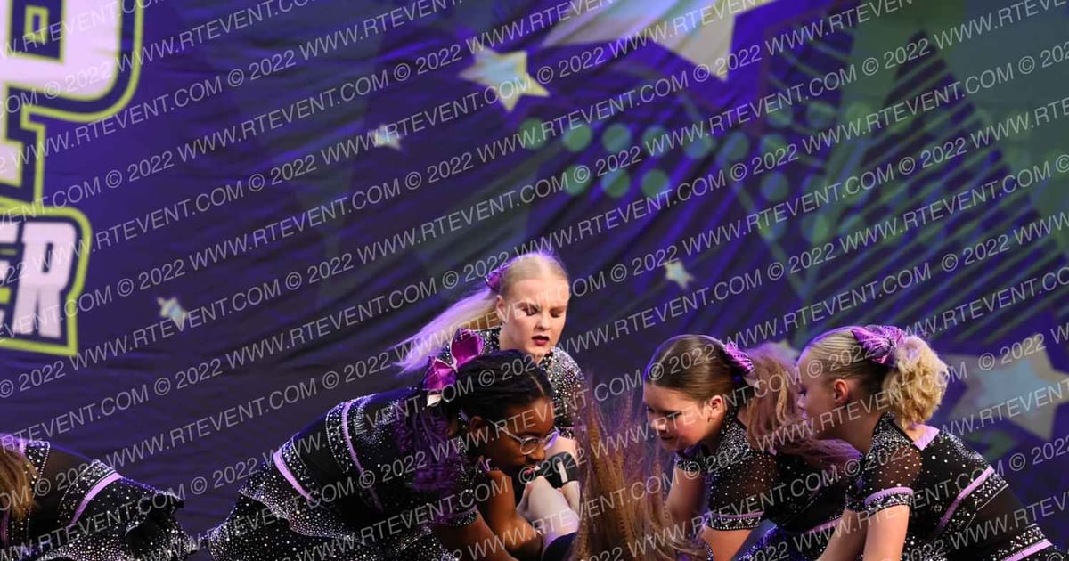 Dream Cheerleading Nightmare · Feel the Power