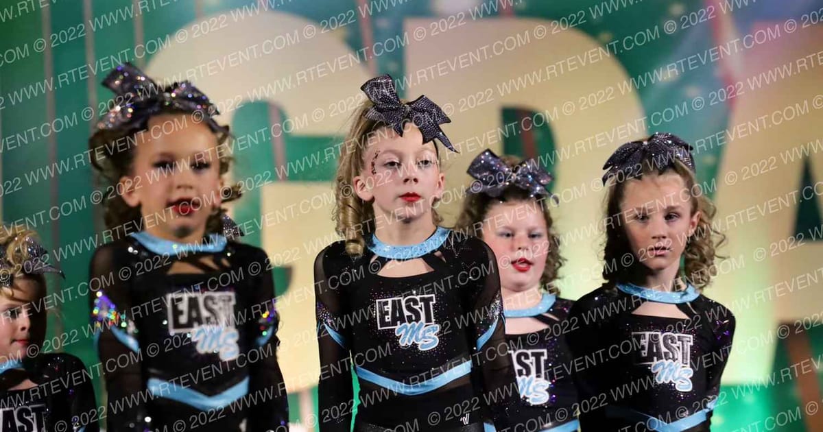 East Mississippi Cheerleading Queen Cobras · Mardi Gras Biloxi Showdown DIDII