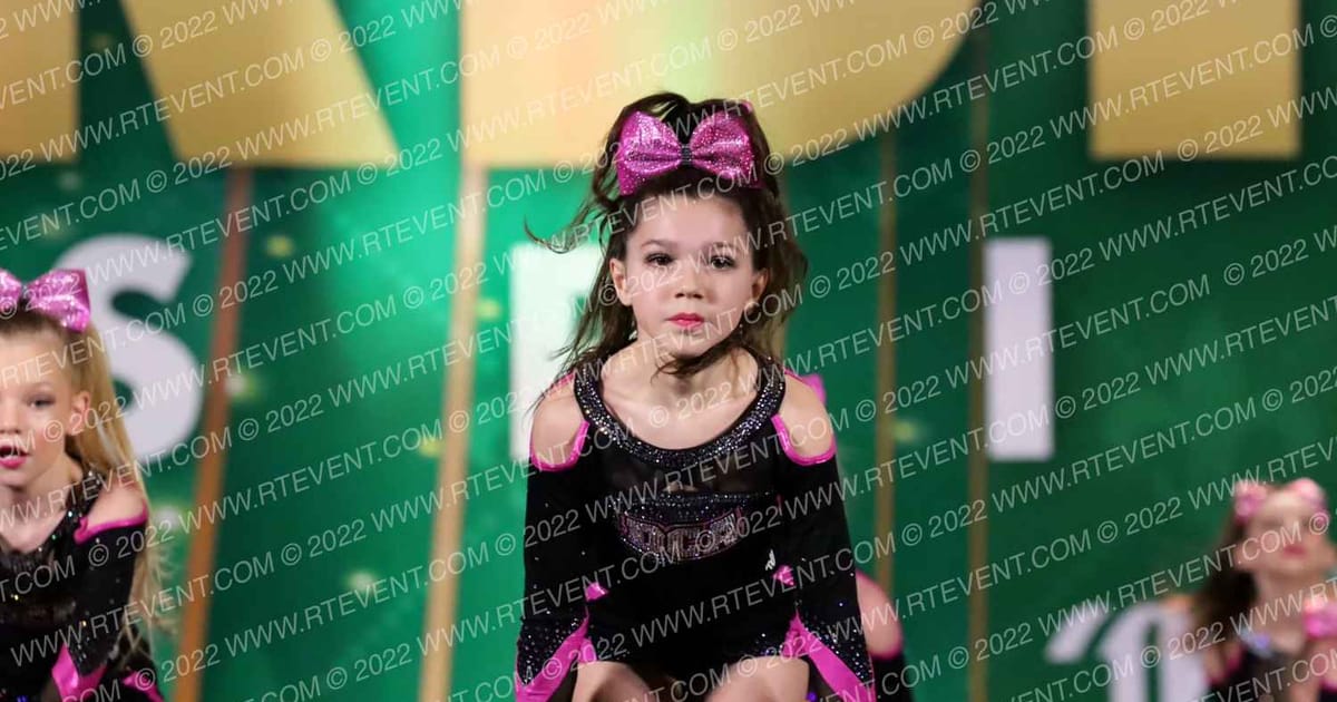 DCA Cheer and Tumbling White Diamonds · Mardi Gras Biloxi Showdown DIDII