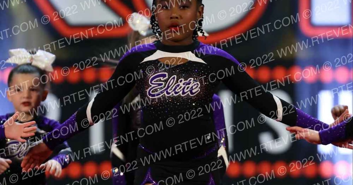 Clarksville Elite Cheer Center Rhinestones · Encore Nashville Showdown DIDII