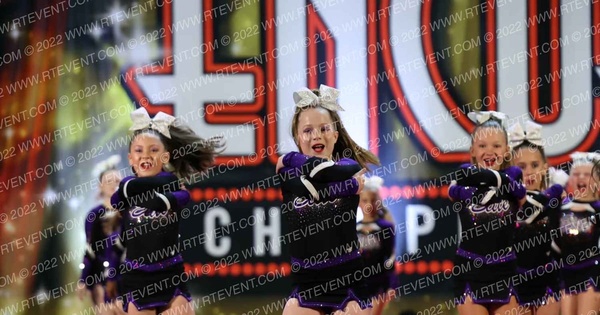 Clarksville Elite Cheer Center Pearls · Encore Nashville Showdown DIDII