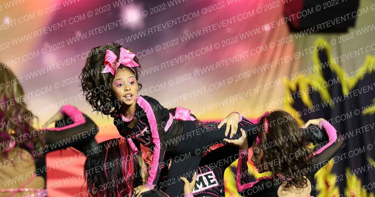 West Coast Fame Allstars BOMBSHELLS · Spirit Sports Palm Springs Grand Nationals