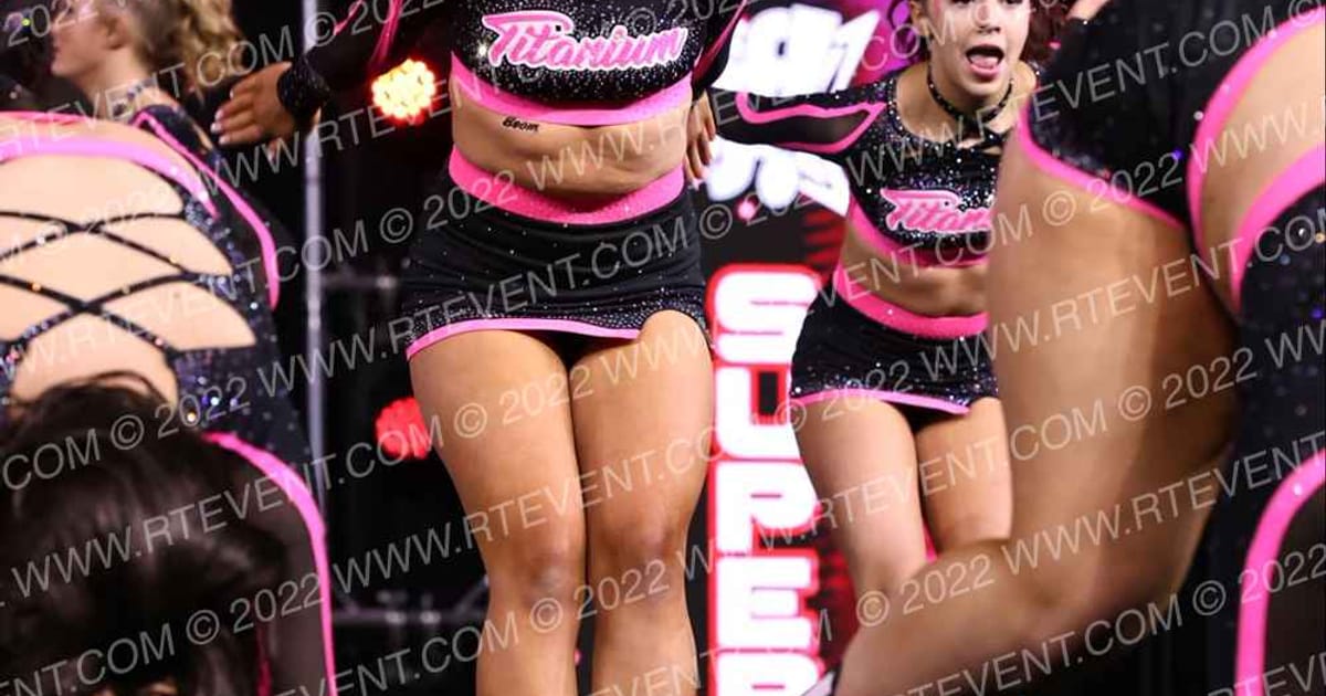 Titanium Force Cheer Bombshells · Jamfest Cheer Super Nationals