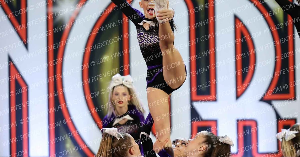 Clarksville Elite Cheer Center Amethyst · Encore Nashville Showdown DIDII