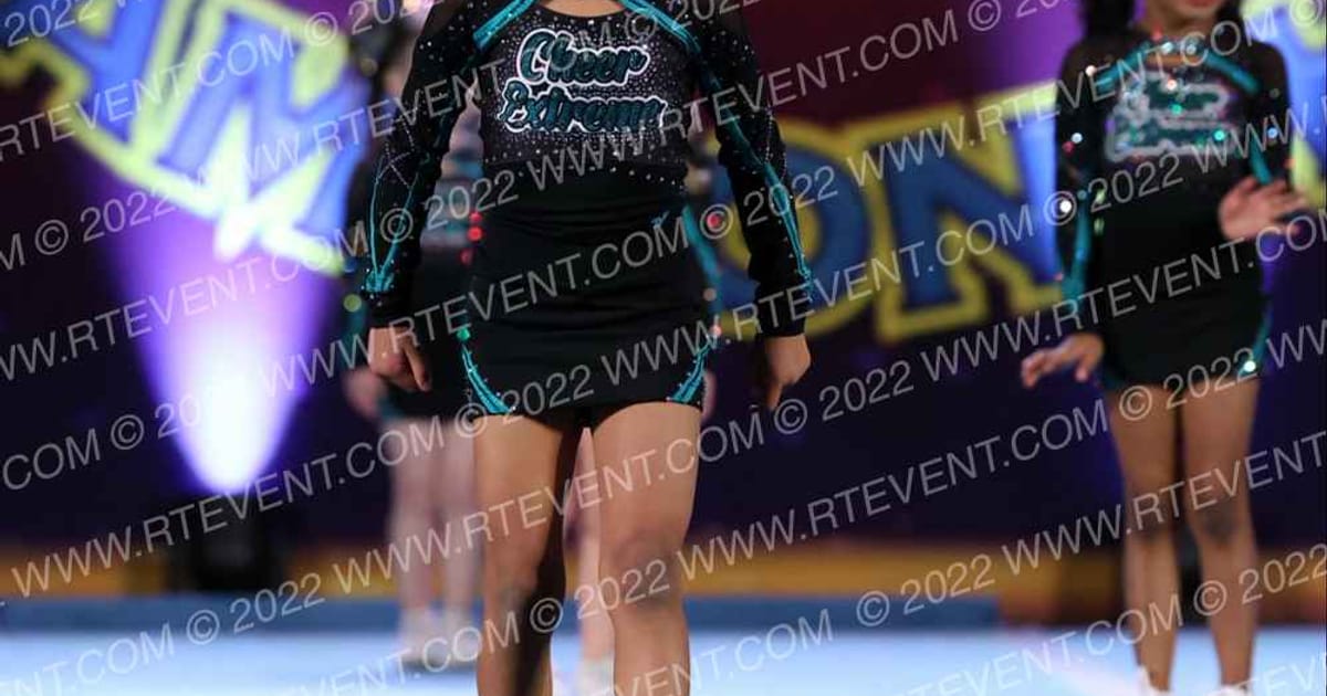 Cheer Extreme Kernersville Tiny Coed Elite · American Superstarz Concord