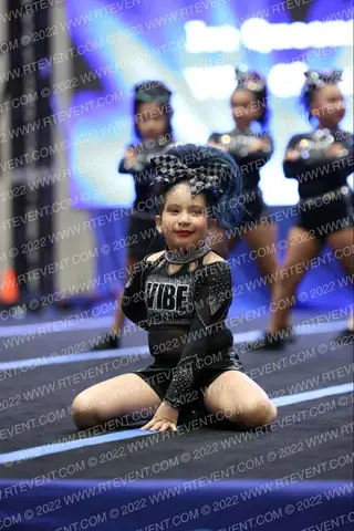 Vibe Cheer Ice Queens
