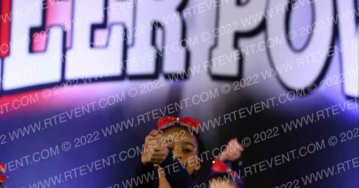 Penn Elite Golden Cats · Cheer Power Trenton
