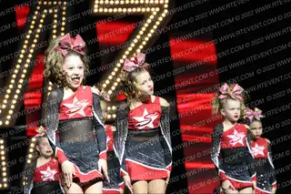 STARSTRUCK SHOWSTOPPERS