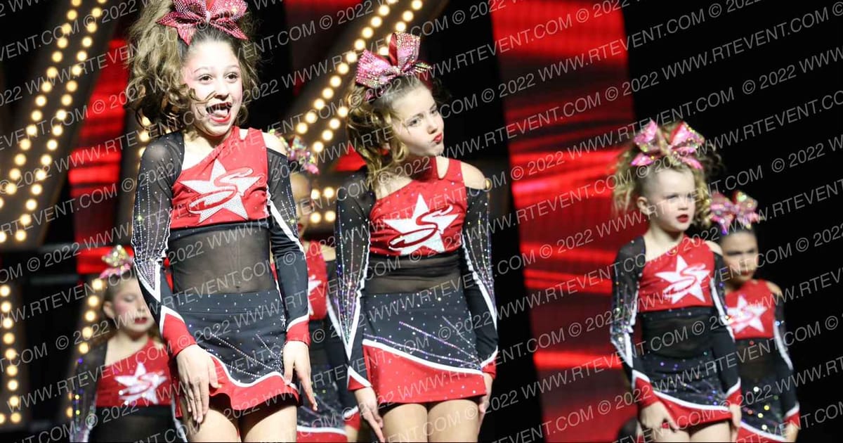 STARSTRUCK SHOWSTOPPERS · DII ALLSTAR Nationals