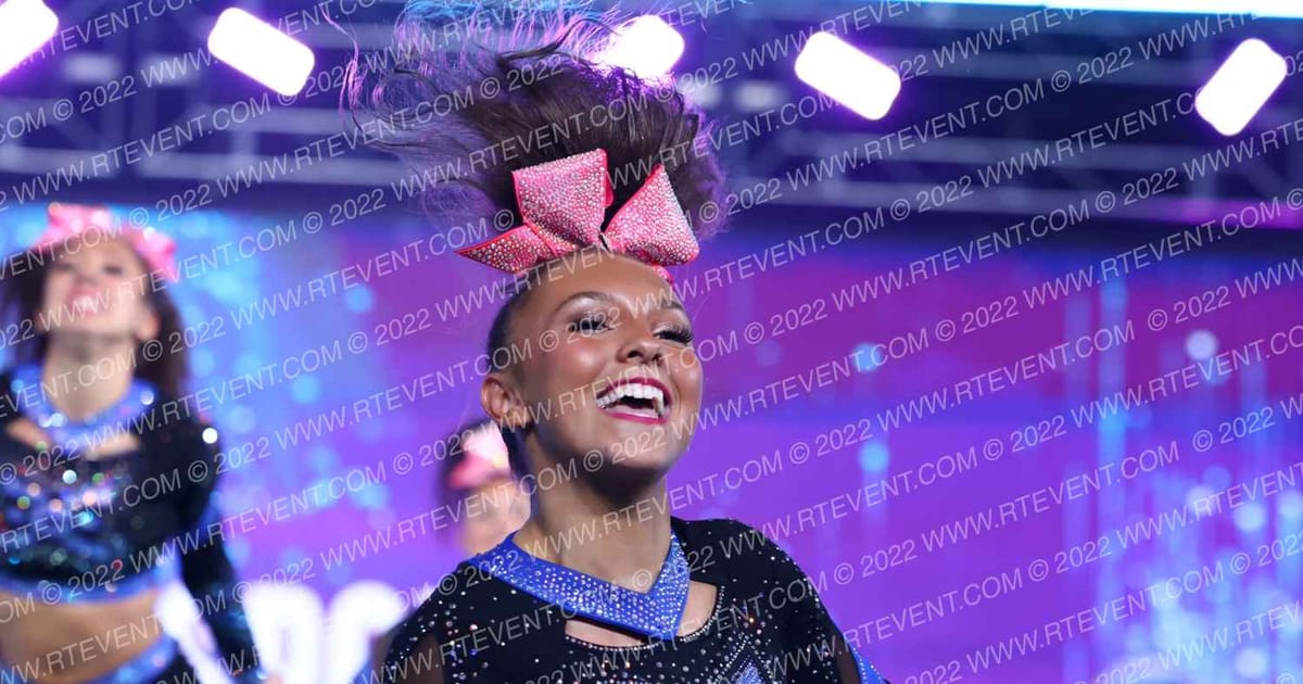 East Celebrity Elite - Hingham BLACK DIAMONDS · CheerSport Super Nationals