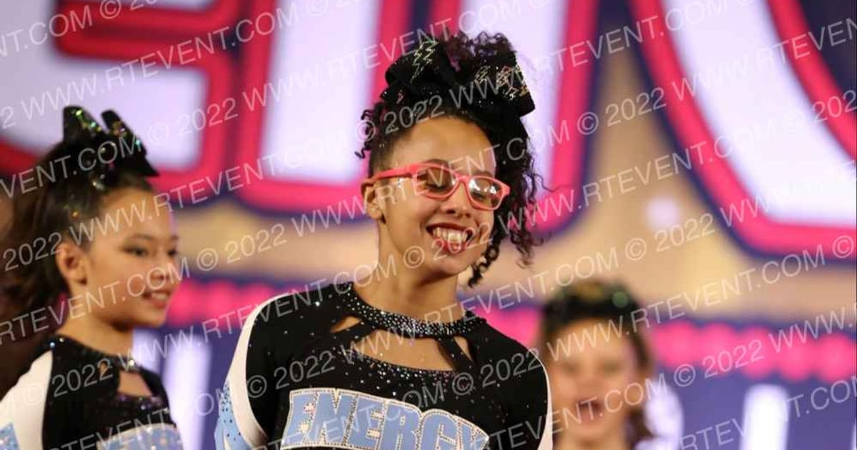 Energy Cheerleading Glow Girls · Encore Foxwoods Showdown