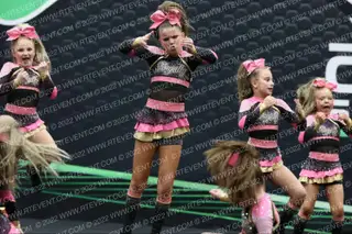 Royalty All Stars Kiss