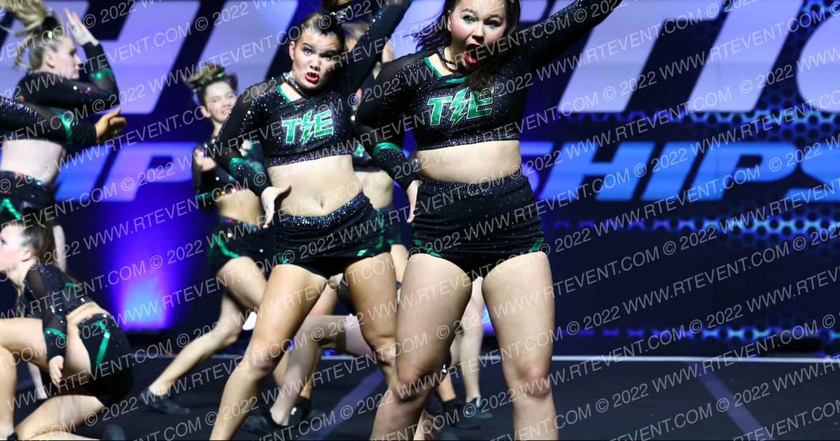 Thunder Extreme Storm · Athletic Championships Garland
